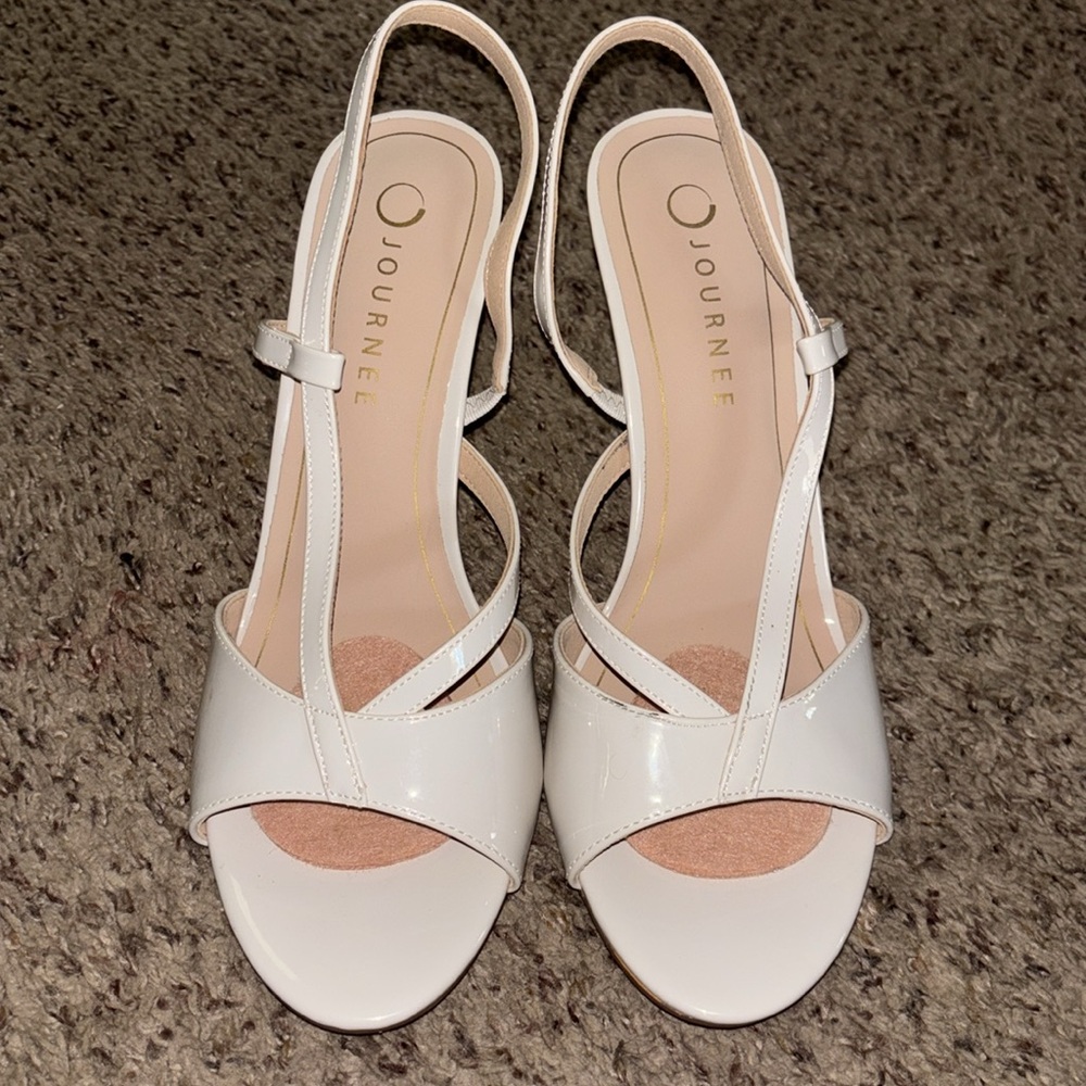 Journee Collection Varra Heels size 9.5 color Patent/Bone - Picture 6 of 9